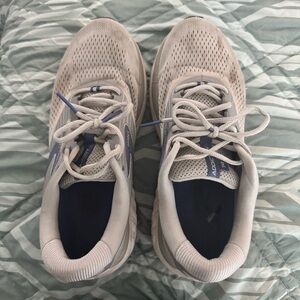 Women’s Brooks Addiction 4 Size 10 Narrow